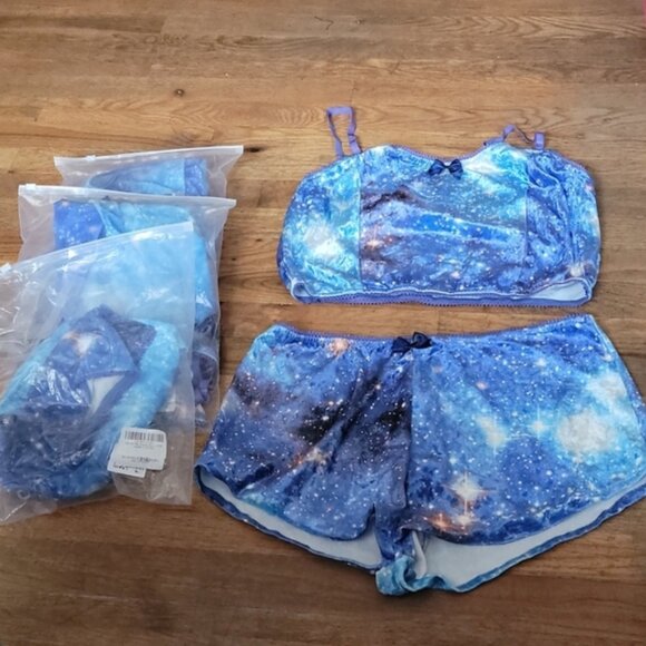 Velvet Loungewear Set - Picture 2 of 8